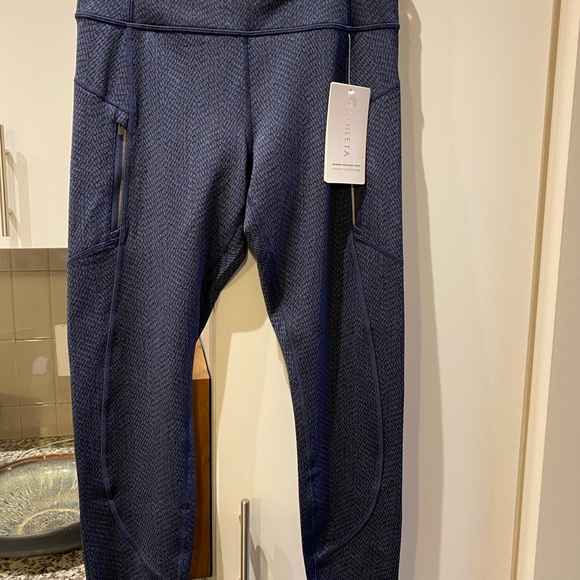 Athleta Rainer Herringbone Tight Leggings Sz M NWT - Picture 3 of 4